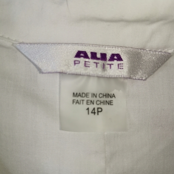 White Alia peplum style box top - Picture 4 of 9